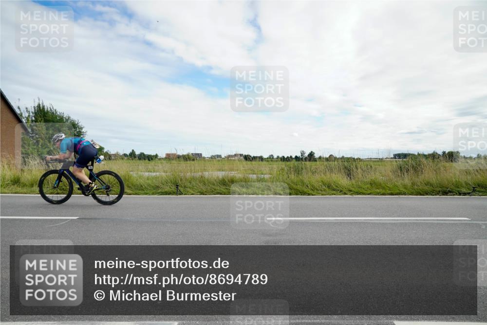 31.08.2025 - Elbe Triathlon Hamburg Michael Burmester http://msf.ph/oto/8694789 31.08.2025 15:42:52 Radfahren  meine-sportfotos.de