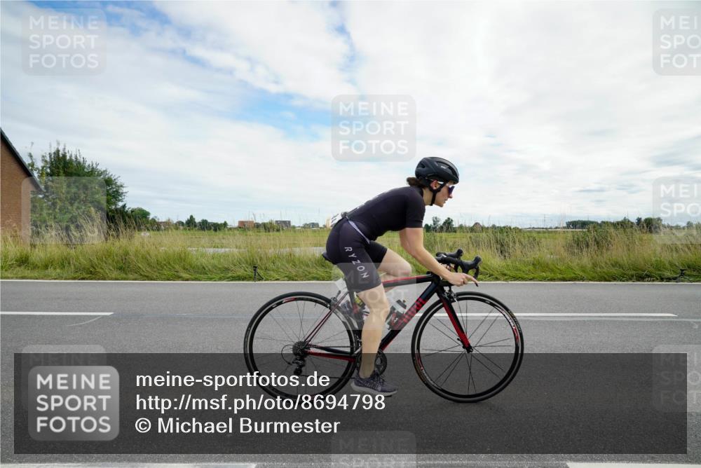 31.08.2025 - Elbe Triathlon Hamburg Michael Burmester http://msf.ph/oto/8694798 31.08.2025 15:43:39 Radfahren  meine-sportfotos.de
