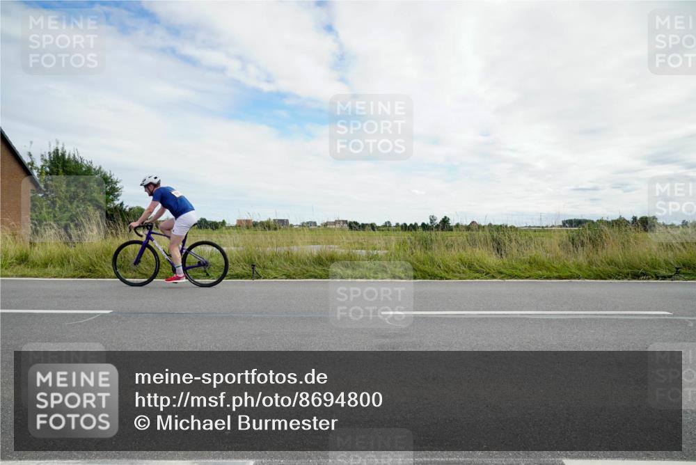 31.08.2025 - Elbe Triathlon Hamburg Michael Burmester http://msf.ph/oto/8694800 31.08.2025 15:43:58 Radfahren  meine-sportfotos.de