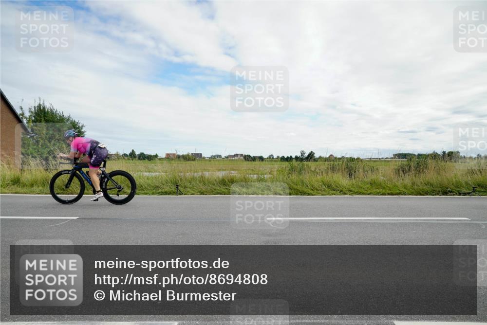 31.08.2025 - Elbe Triathlon Hamburg Michael Burmester http://msf.ph/oto/8694808 31.08.2025 15:44:49 Radfahren  meine-sportfotos.de