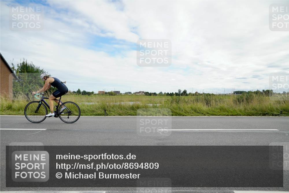 31.08.2025 - Elbe Triathlon Hamburg Michael Burmester http://msf.ph/oto/8694809 31.08.2025 15:45:05 Radfahren  meine-sportfotos.de