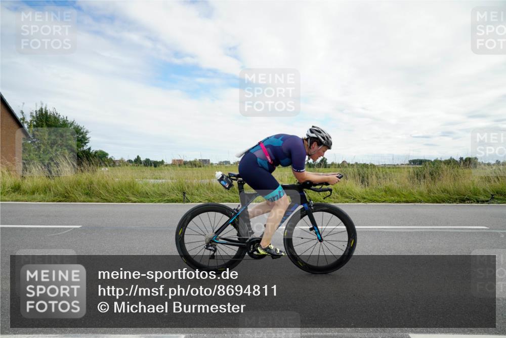 31.08.2025 - Elbe Triathlon Hamburg Michael Burmester http://msf.ph/oto/8694811 31.08.2025 15:45:18 Radfahren  meine-sportfotos.de