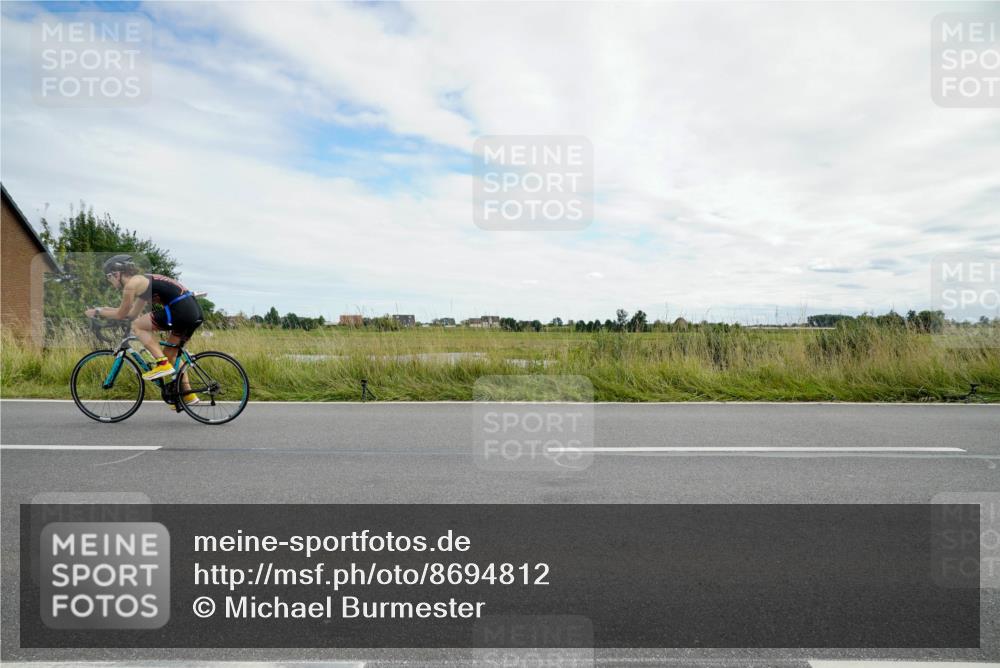 31.08.2025 - Elbe Triathlon Hamburg Michael Burmester http://msf.ph/oto/8694812 31.08.2025 15:45:29 Radfahren  meine-sportfotos.de