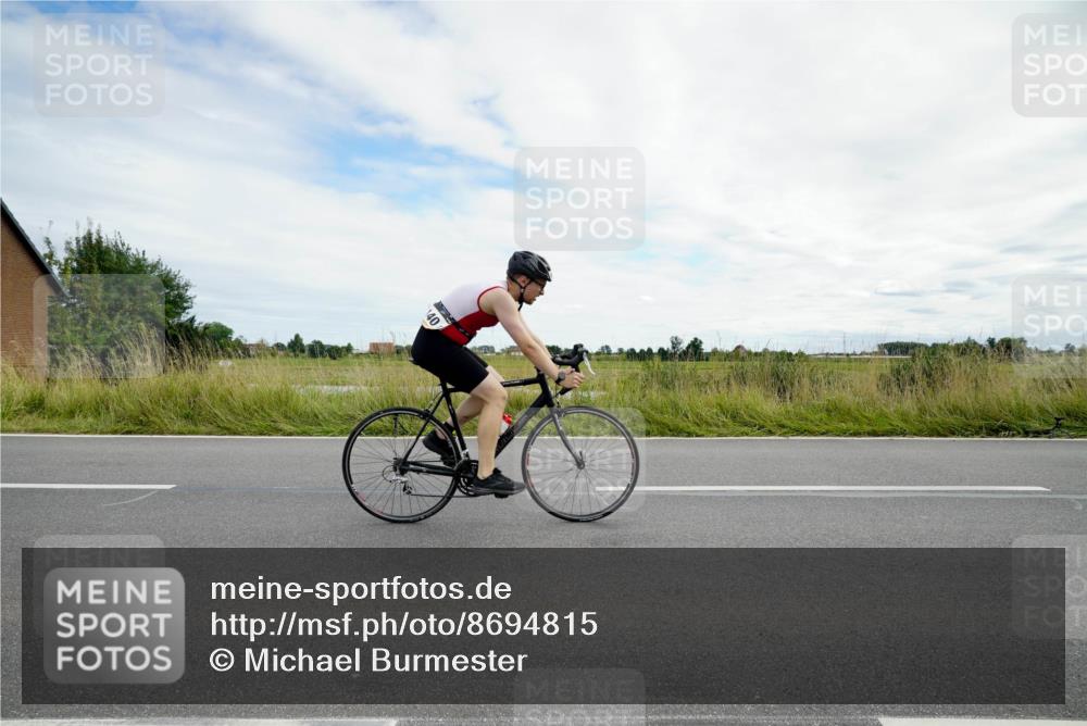31.08.2025 - Elbe Triathlon Hamburg Michael Burmester http://msf.ph/oto/8694815 31.08.2025 15:45:47 Radfahren  meine-sportfotos.de