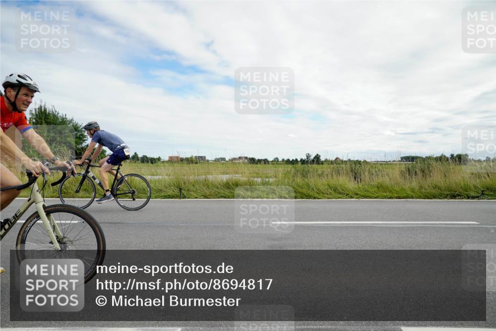 31.08.2025 - Elbe Triathlon Hamburg Michael Burmester http://msf.ph/oto/8694817 31.08.2025 15:46:38 Radfahren  meine-sportfotos.de