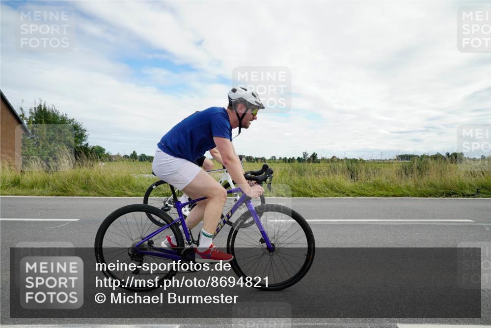 31.08.2025 - Elbe Triathlon Hamburg Michael Burmester http://msf.ph/oto/8694821 31.08.2025 15:47:07 Radfahren  meine-sportfotos.de
