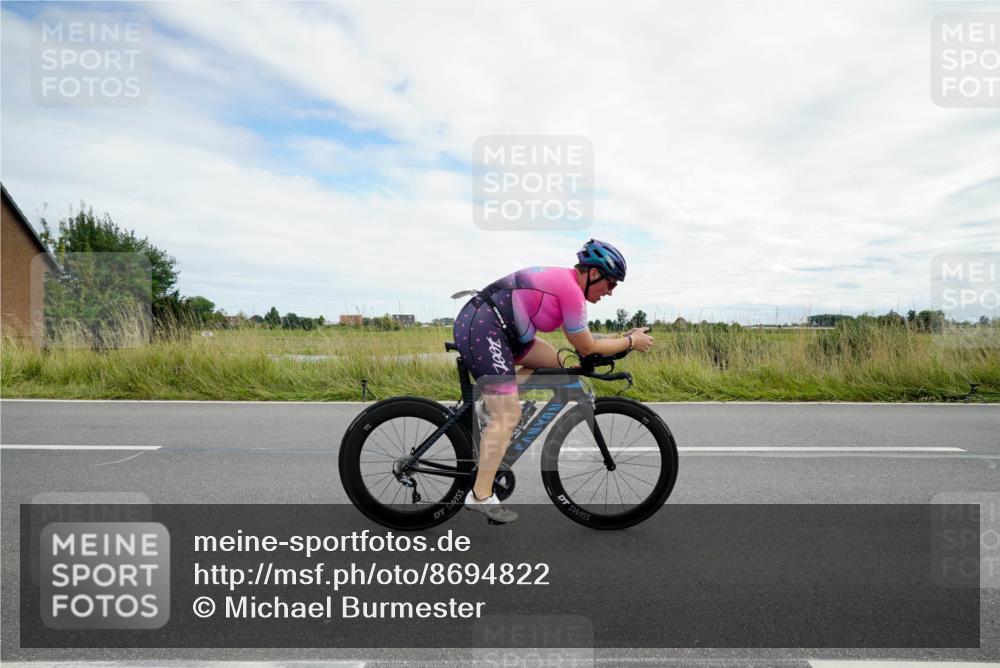 31.08.2025 - Elbe Triathlon Hamburg Michael Burmester http://msf.ph/oto/8694822 31.08.2025 15:47:16 Radfahren  meine-sportfotos.de