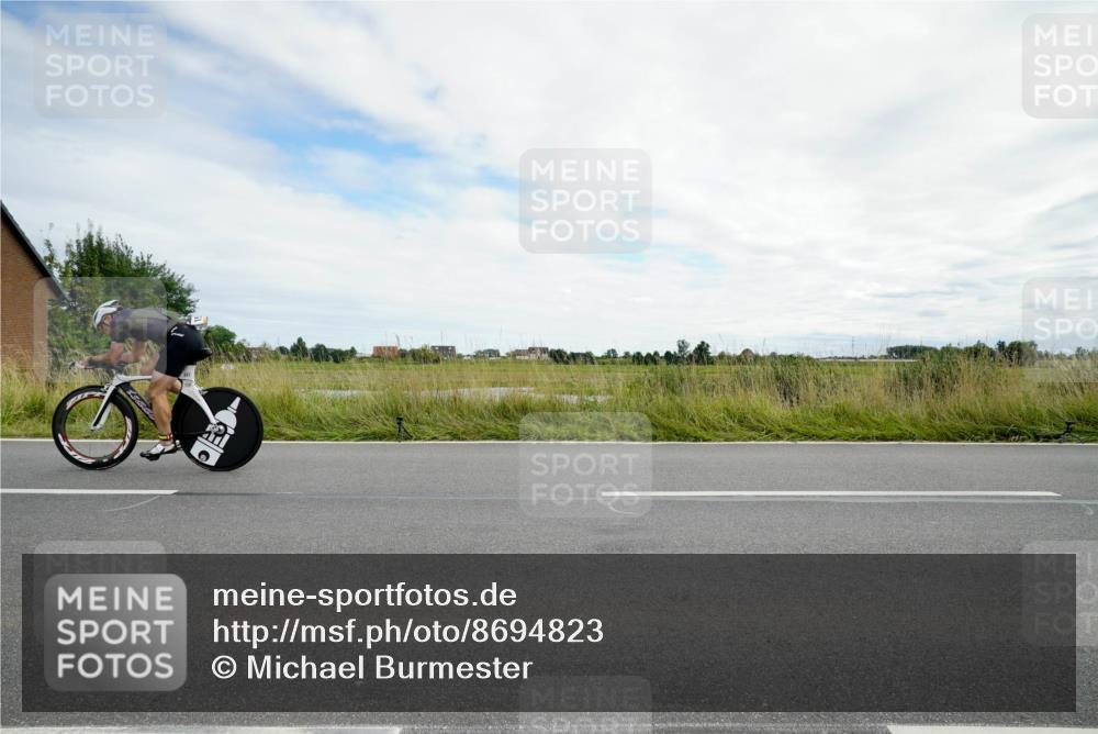 31.08.2025 - Elbe Triathlon Hamburg Michael Burmester http://msf.ph/oto/8694823 31.08.2025 15:47:28 Radfahren  meine-sportfotos.de