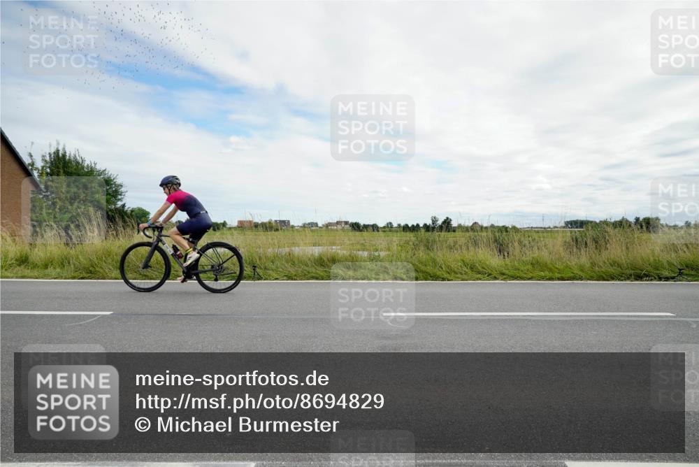31.08.2025 - Elbe Triathlon Hamburg Michael Burmester http://msf.ph/oto/8694829 31.08.2025 15:48:52 Radfahren  meine-sportfotos.de