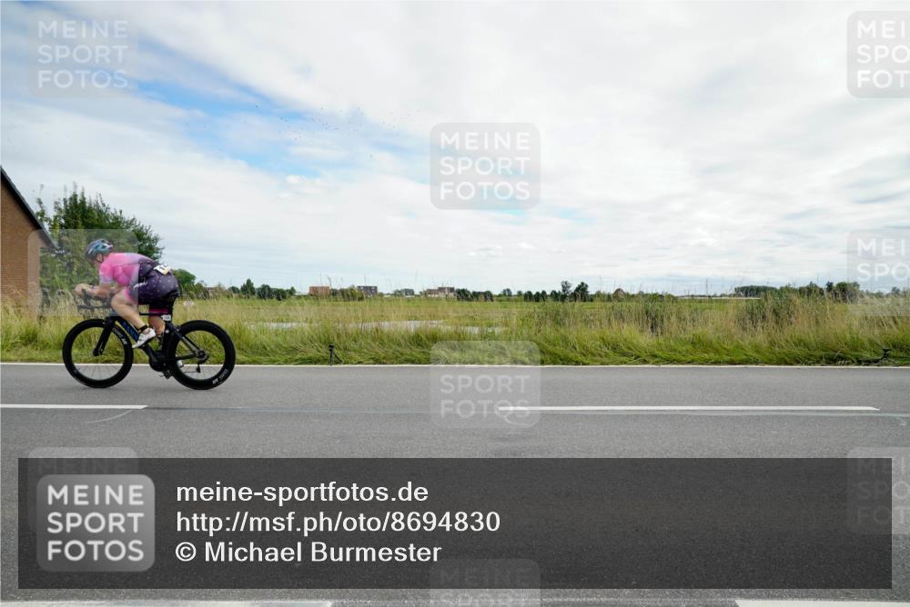 31.08.2025 - Elbe Triathlon Hamburg Michael Burmester http://msf.ph/oto/8694830 31.08.2025 15:49:14 Radfahren  meine-sportfotos.de