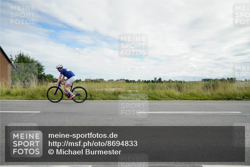 31.08.2025 - Elbe Triathlon Hamburg Michael Burmester http://msf.ph/oto/8694833 31.08.2025 15:49:34 Radfahren  meine-sportfotos.de