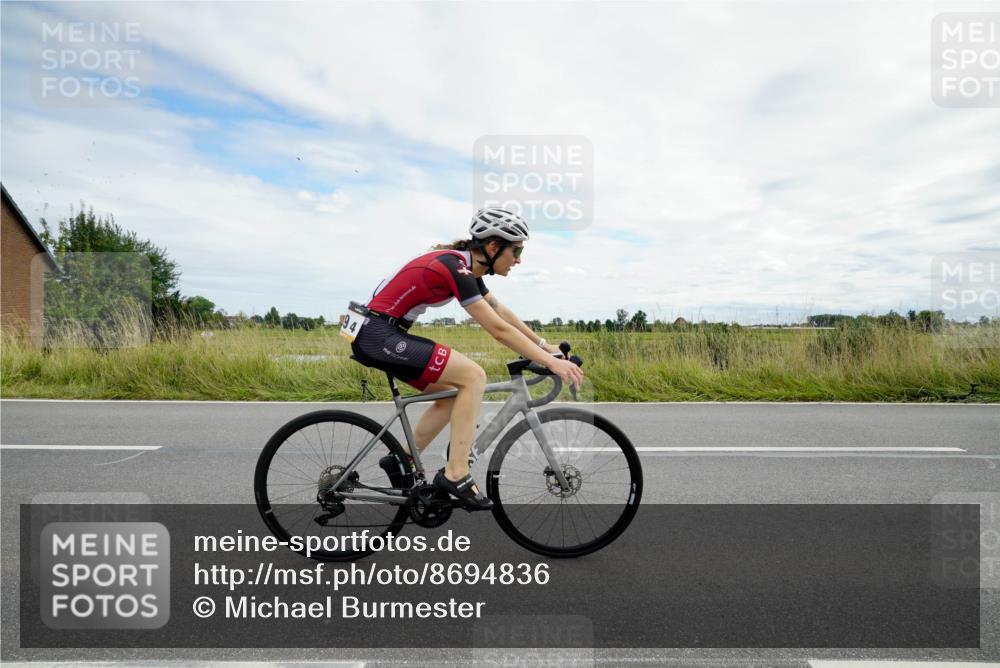 31.08.2025 - Elbe Triathlon Hamburg Michael Burmester http://msf.ph/oto/8694836 31.08.2025 15:49:42 Radfahren  meine-sportfotos.de