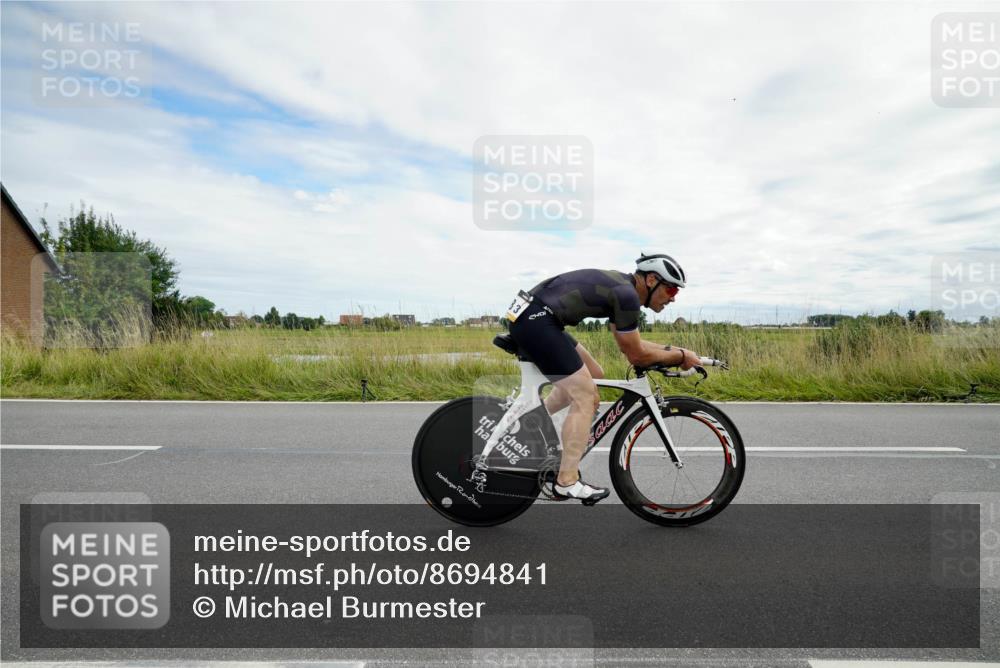 31.08.2025 - Elbe Triathlon Hamburg Michael Burmester http://msf.ph/oto/8694841 31.08.2025 15:49:47 Radfahren  meine-sportfotos.de