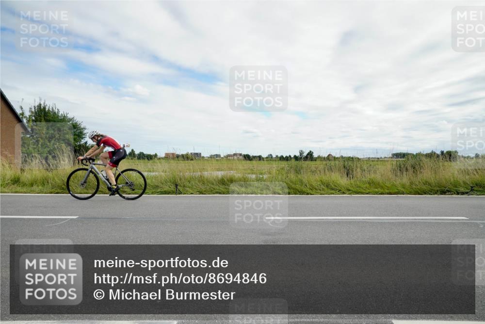 31.08.2025 - Elbe Triathlon Hamburg Michael Burmester http://msf.ph/oto/8694846 31.08.2025 15:51:47 Radfahren  meine-sportfotos.de