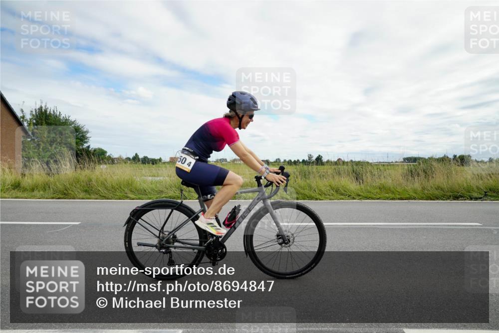31.08.2025 - Elbe Triathlon Hamburg Michael Burmester http://msf.ph/oto/8694847 31.08.2025 15:51:51 Radfahren  meine-sportfotos.de