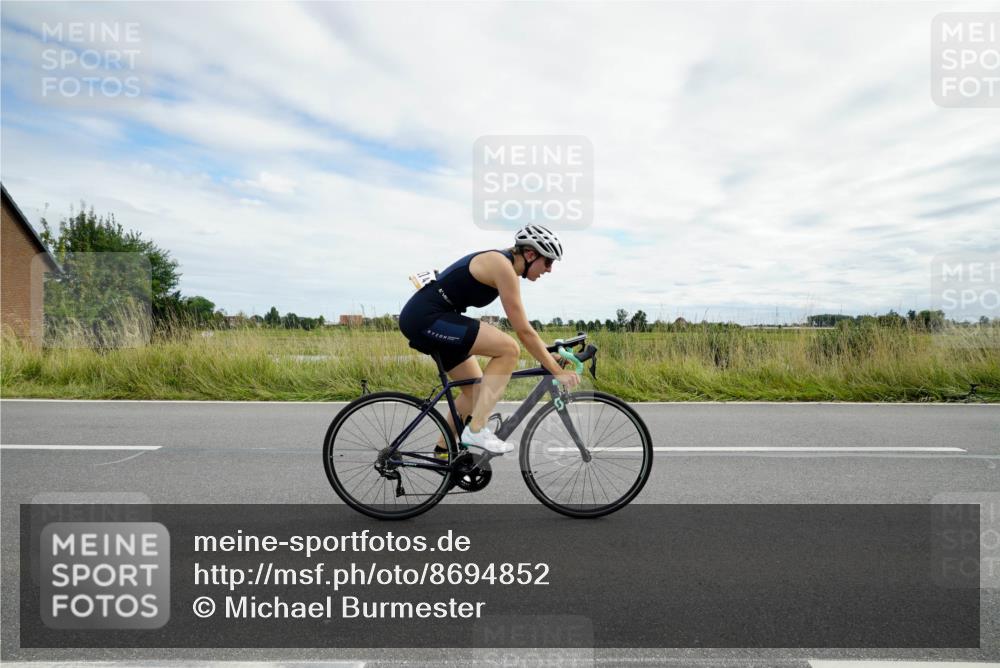 31.08.2025 - Elbe Triathlon Hamburg Michael Burmester http://msf.ph/oto/8694852 31.08.2025 15:52:17 Radfahren  meine-sportfotos.de