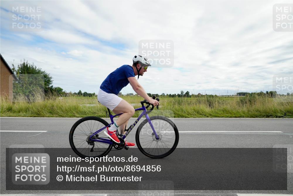 31.08.2025 - Elbe Triathlon Hamburg Michael Burmester http://msf.ph/oto/8694856 31.08.2025 15:52:44 Radfahren  meine-sportfotos.de