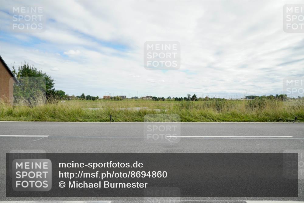 31.08.2025 - Elbe Triathlon Hamburg Michael Burmester http://msf.ph/oto/8694860 31.08.2025 15:53:19 Radfahren  meine-sportfotos.de
