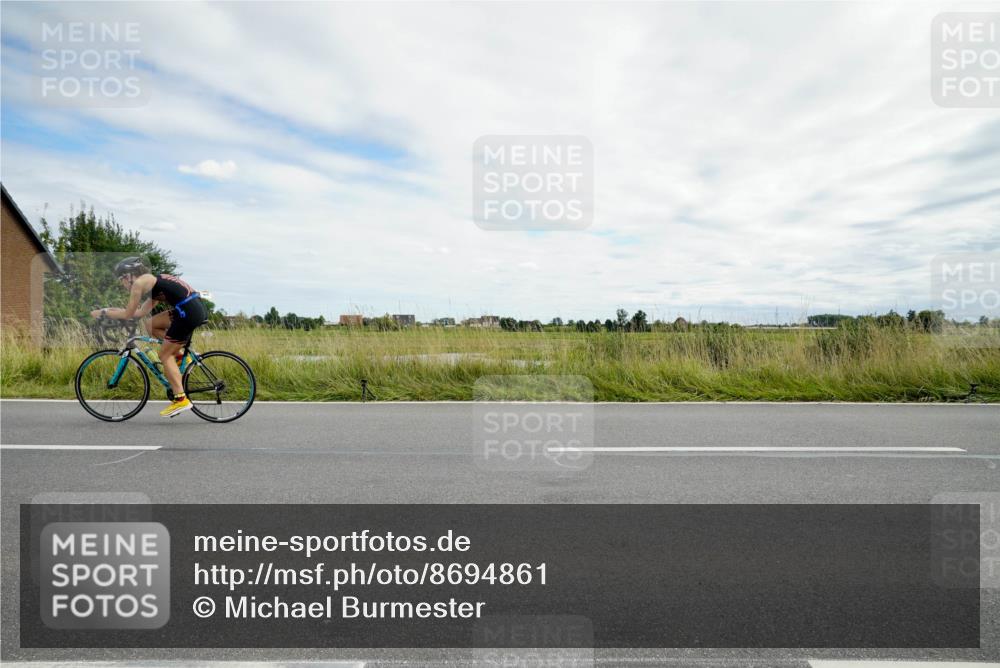 31.08.2025 - Elbe Triathlon Hamburg Michael Burmester http://msf.ph/oto/8694861 31.08.2025 15:54:00 Radfahren  meine-sportfotos.de