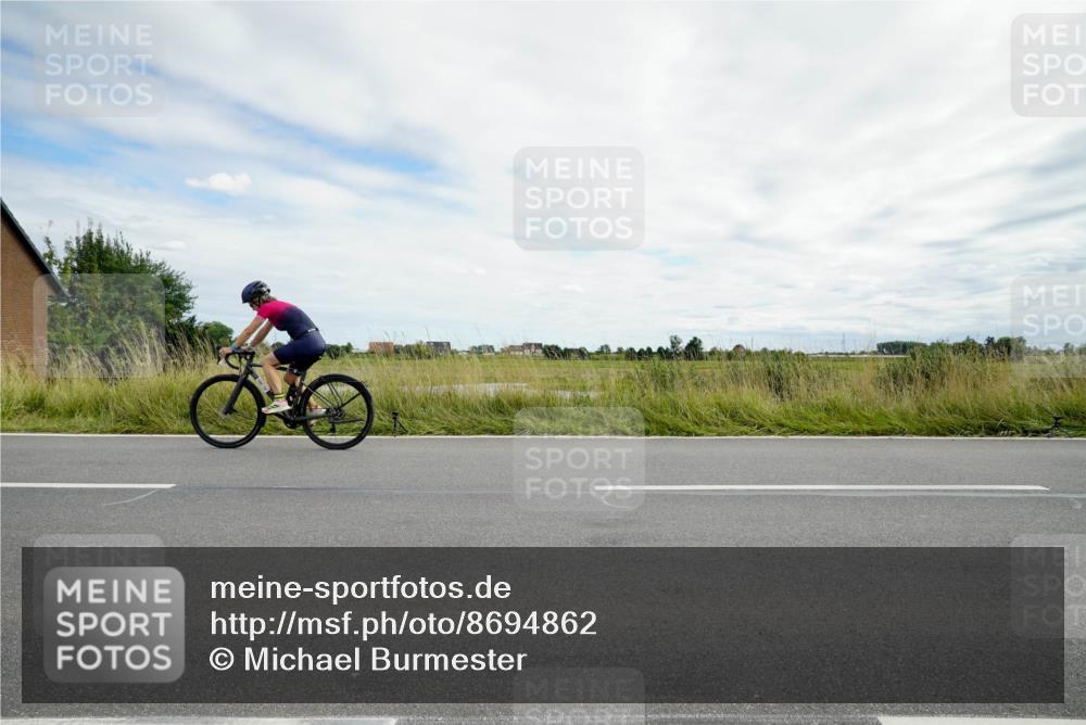 31.08.2025 - Elbe Triathlon Hamburg Michael Burmester http://msf.ph/oto/8694862 31.08.2025 15:54:10 Radfahren  meine-sportfotos.de