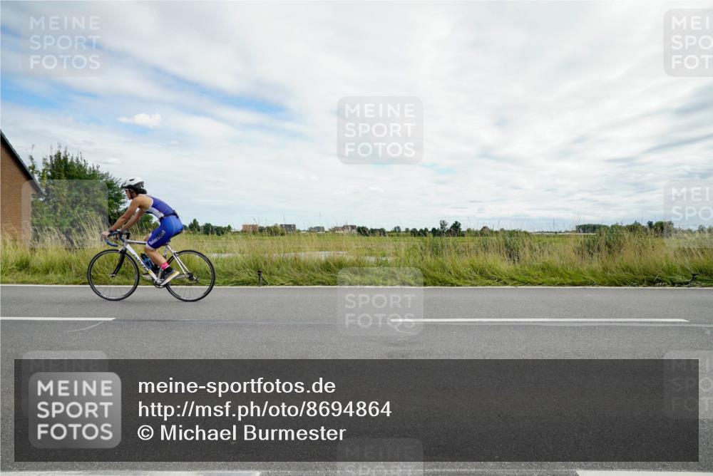 31.08.2025 - Elbe Triathlon Hamburg Michael Burmester http://msf.ph/oto/8694864 31.08.2025 15:54:16 Radfahren  meine-sportfotos.de