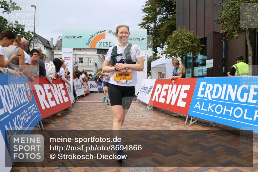 31.08.2025 - 21. Blankeneser Heldenlauf Strokosch-Dieckow http://msf.ph/oto/8694866 31.08.2025 12:34:49 Ziel 5083, 5515, 5169 meine-sportfotos.de