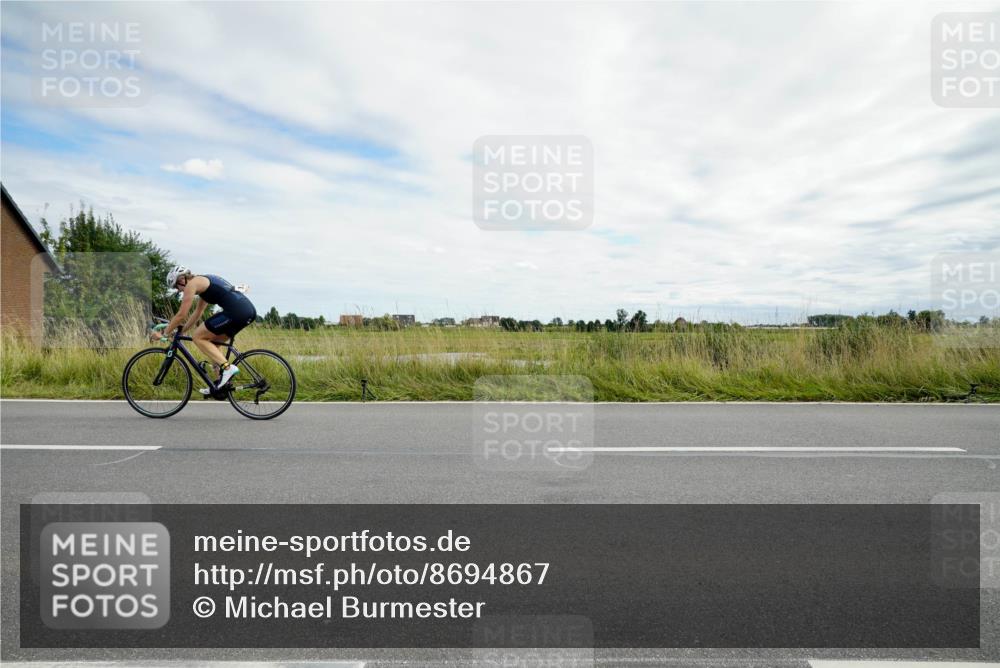 31.08.2025 - Elbe Triathlon Hamburg Michael Burmester http://msf.ph/oto/8694867 31.08.2025 15:54:21 Radfahren  meine-sportfotos.de