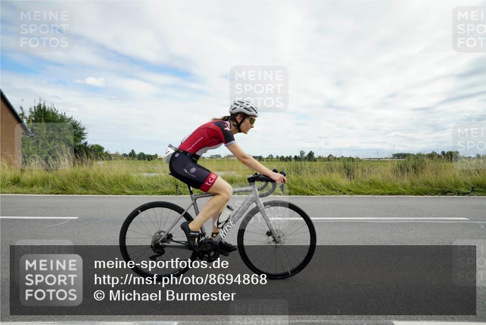 31.08.2025 - Elbe Triathlon Hamburg Michael Burmester http://msf.ph/oto/8694868 31.08.2025 15:54:32 Radfahren  meine-sportfotos.de