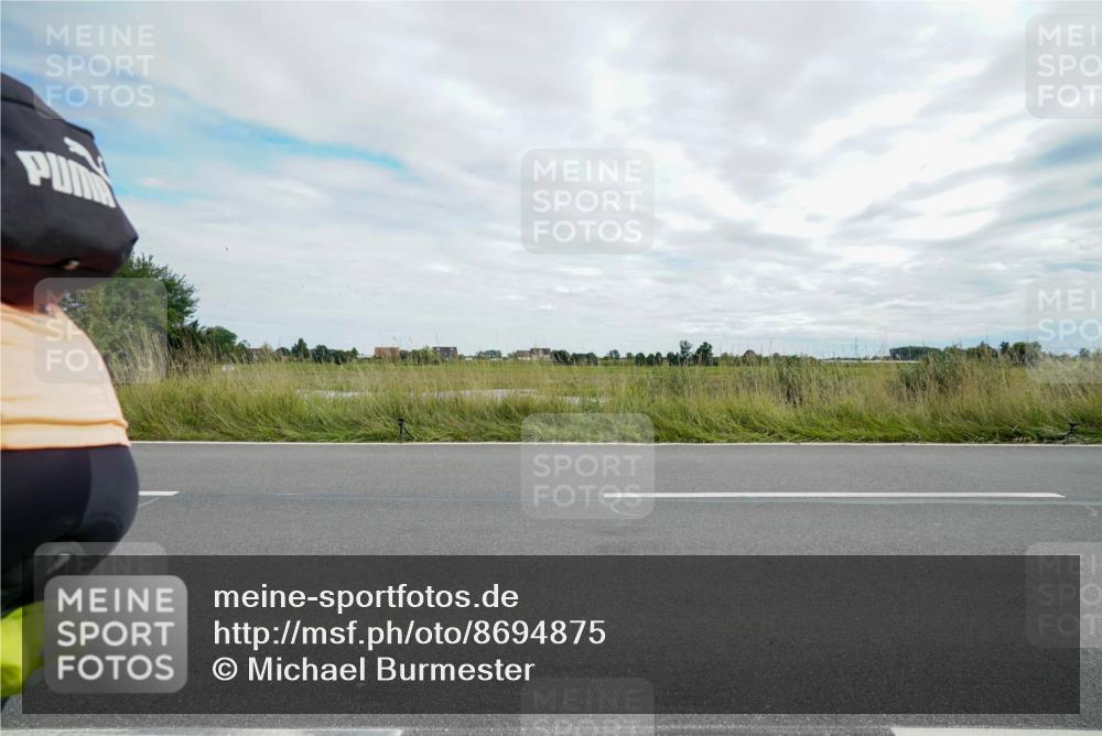 31.08.2025 - Elbe Triathlon Hamburg Michael Burmester http://msf.ph/oto/8694875 31.08.2025 15:55:41 Radfahren  meine-sportfotos.de