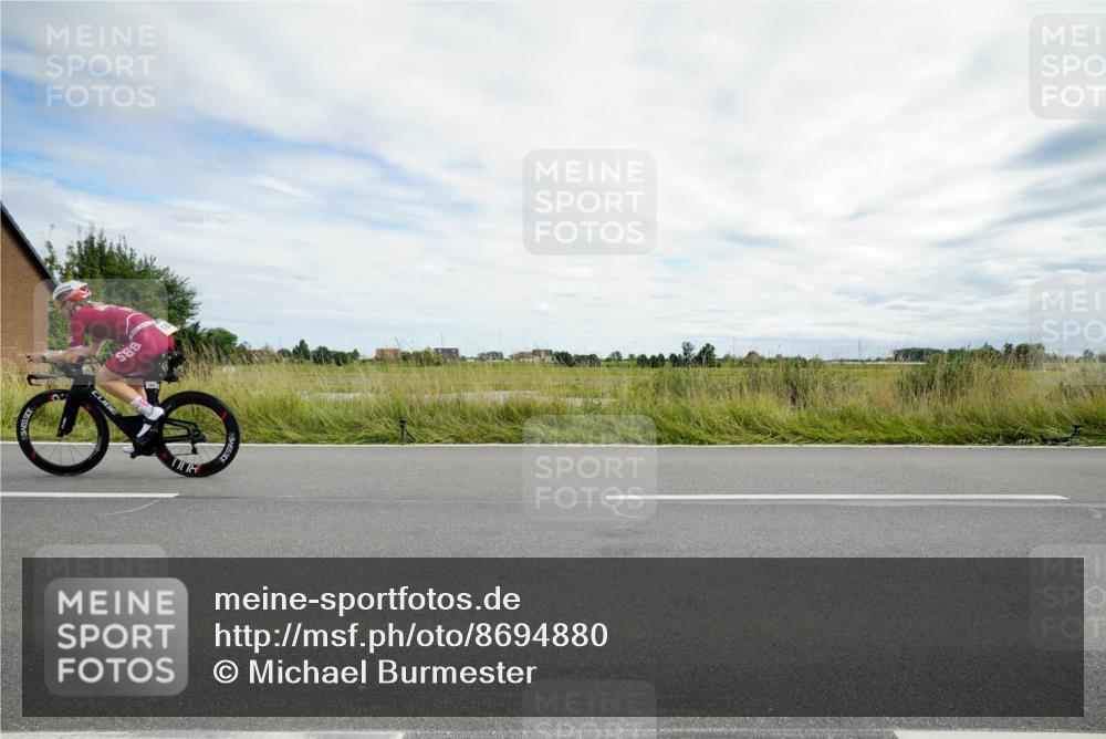 31.08.2025 - Elbe Triathlon Hamburg Michael Burmester http://msf.ph/oto/8694880 31.08.2025 15:56:22 Radfahren  meine-sportfotos.de