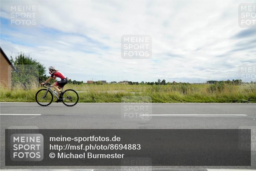 31.08.2025 - Elbe Triathlon Hamburg Michael Burmester http://msf.ph/oto/8694883 31.08.2025 15:56:37 Radfahren  meine-sportfotos.de
