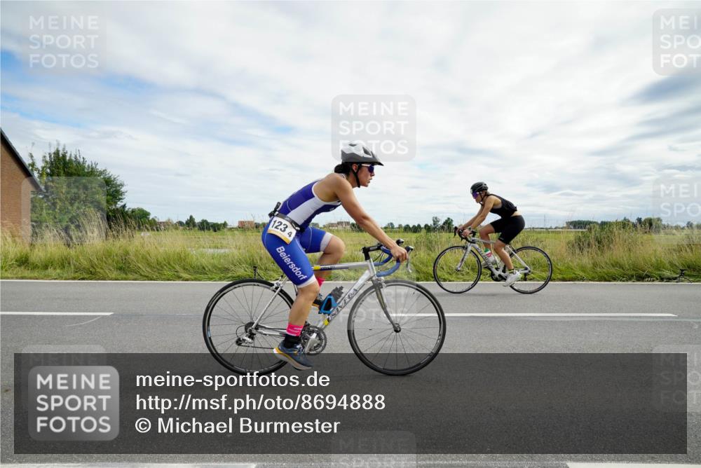 31.08.2025 - Elbe Triathlon Hamburg Michael Burmester http://msf.ph/oto/8694888 31.08.2025 15:57:12 Radfahren  meine-sportfotos.de