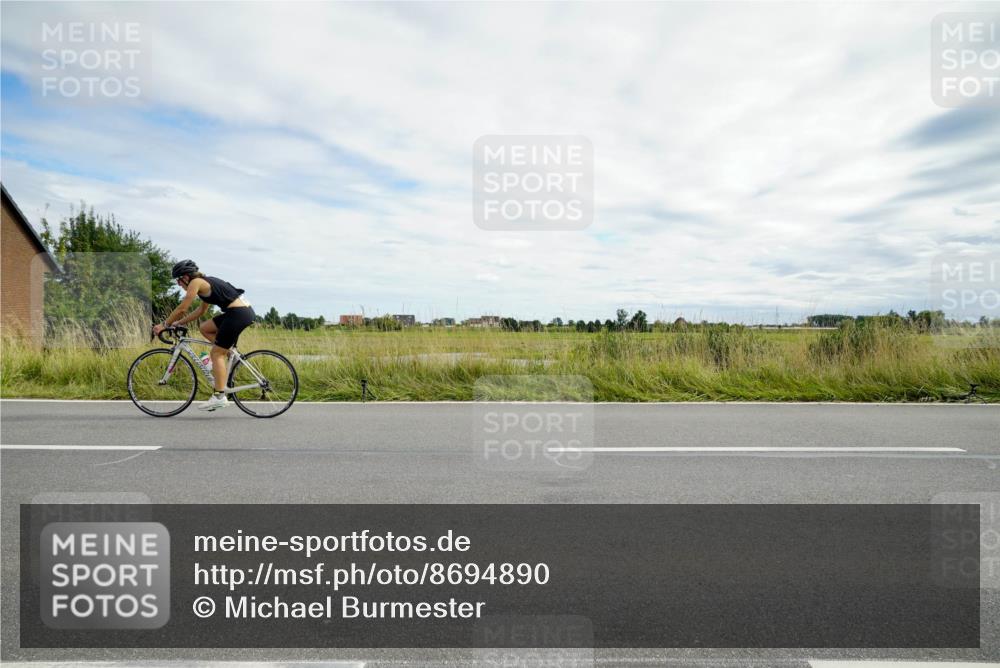 31.08.2025 - Elbe Triathlon Hamburg Michael Burmester http://msf.ph/oto/8694890 31.08.2025 15:57:13 Radfahren  meine-sportfotos.de