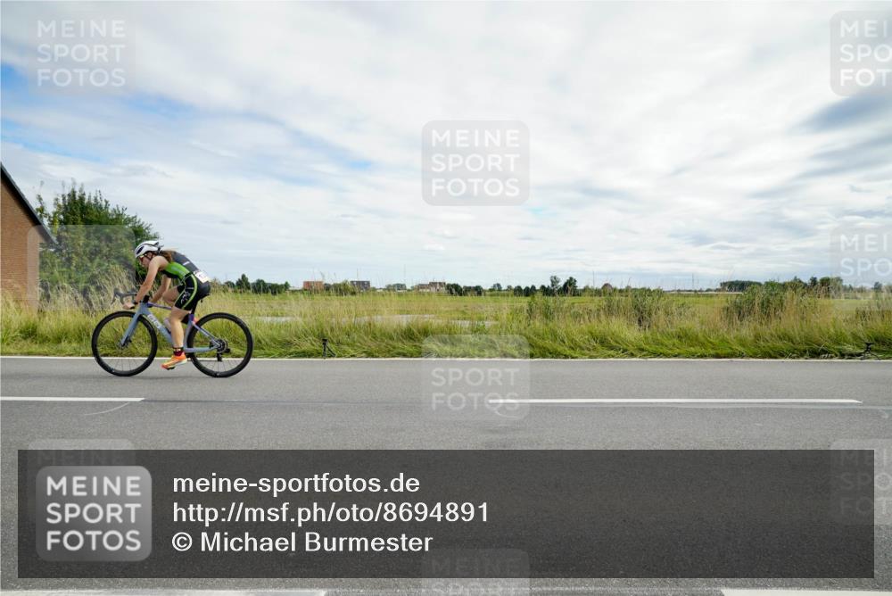 31.08.2025 - Elbe Triathlon Hamburg Michael Burmester http://msf.ph/oto/8694891 31.08.2025 15:57:18 Radfahren  meine-sportfotos.de