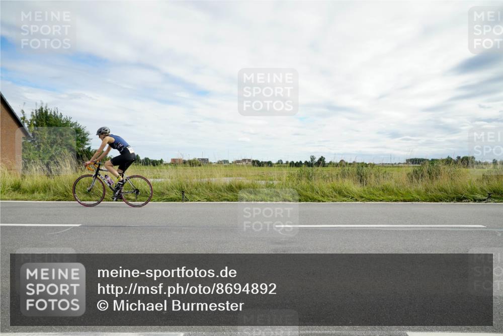 31.08.2025 - Elbe Triathlon Hamburg Michael Burmester http://msf.ph/oto/8694892 31.08.2025 15:57:23 Radfahren  meine-sportfotos.de