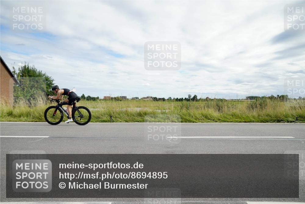 31.08.2025 - Elbe Triathlon Hamburg Michael Burmester http://msf.ph/oto/8694895 31.08.2025 15:58:15 Radfahren  meine-sportfotos.de