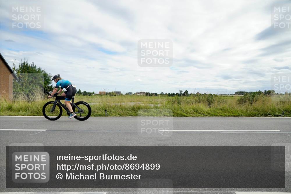 31.08.2025 - Elbe Triathlon Hamburg Michael Burmester http://msf.ph/oto/8694899 31.08.2025 15:58:54 Radfahren  meine-sportfotos.de