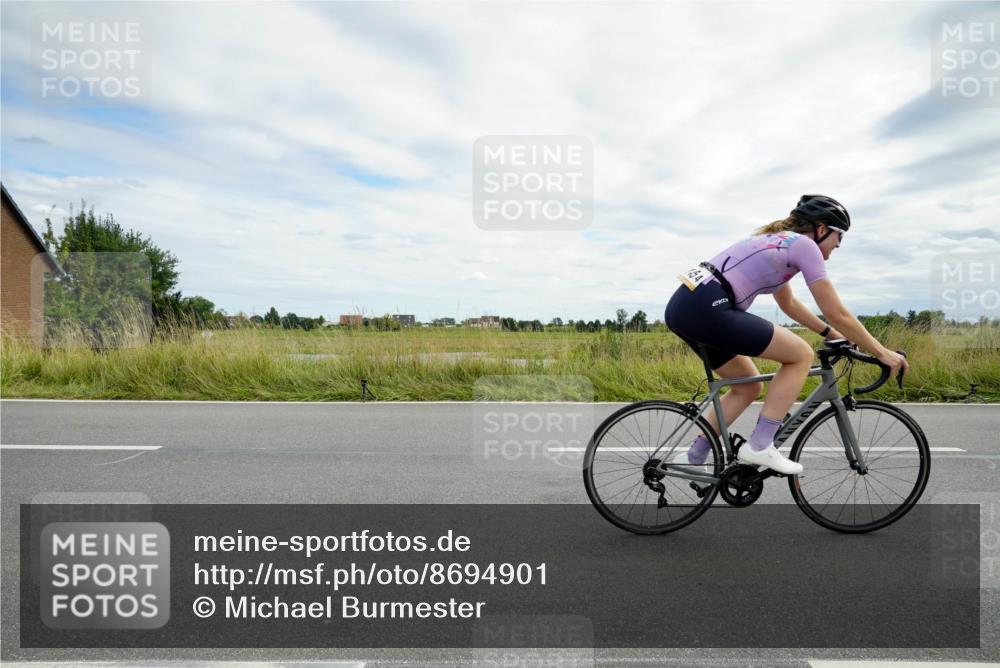 31.08.2025 - Elbe Triathlon Hamburg Michael Burmester http://msf.ph/oto/8694901 31.08.2025 15:58:54 Radfahren  meine-sportfotos.de