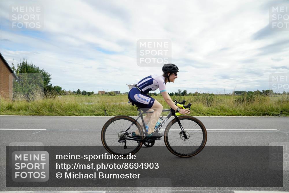 31.08.2025 - Elbe Triathlon Hamburg Michael Burmester http://msf.ph/oto/8694903 31.08.2025 15:59:08 Radfahren  meine-sportfotos.de
