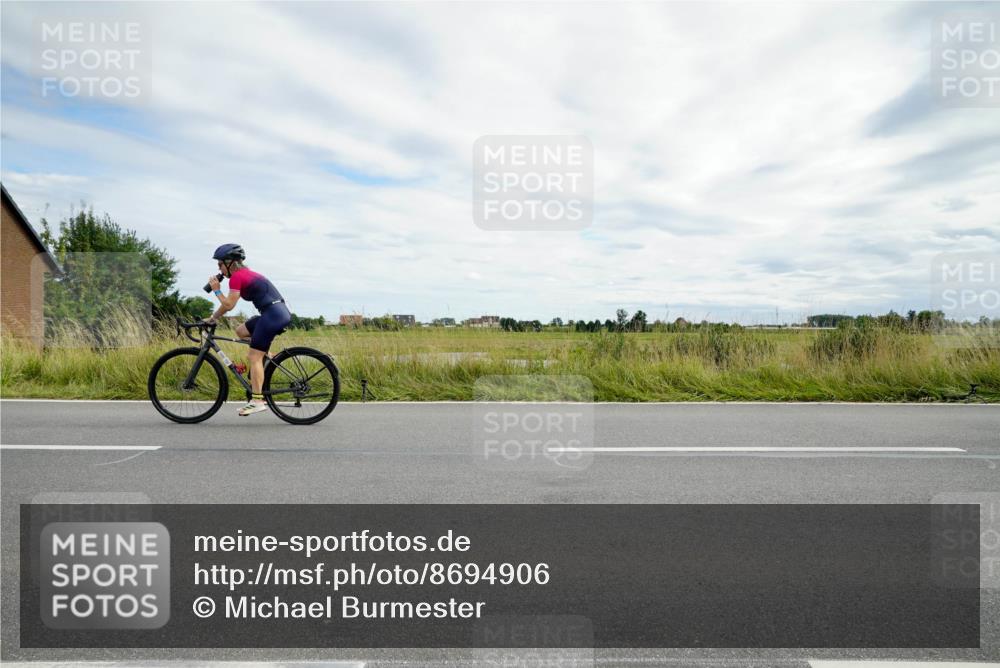 31.08.2025 - Elbe Triathlon Hamburg Michael Burmester http://msf.ph/oto/8694906 31.08.2025 15:59:32 Radfahren  meine-sportfotos.de