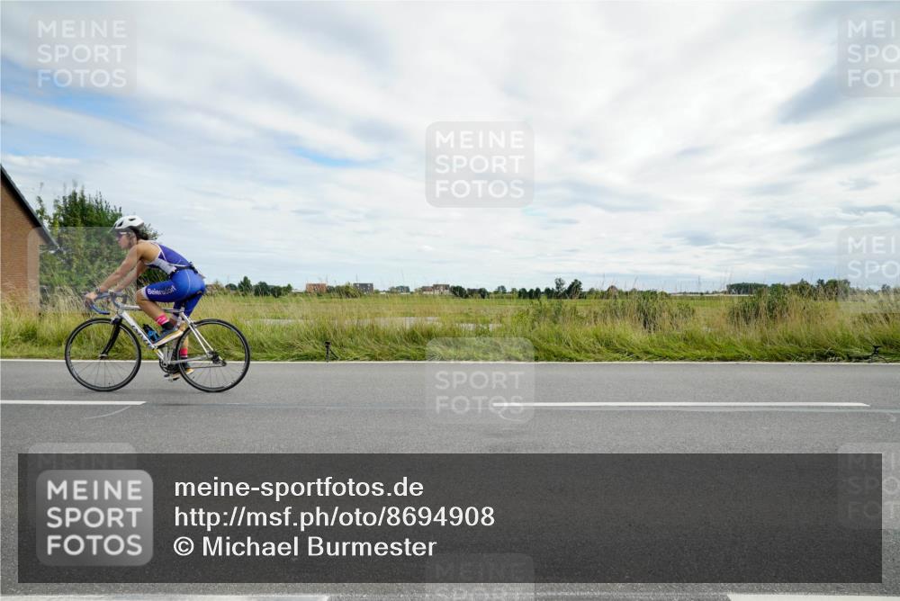 31.08.2025 - Elbe Triathlon Hamburg Michael Burmester http://msf.ph/oto/8694908 31.08.2025 15:59:33 Radfahren  meine-sportfotos.de