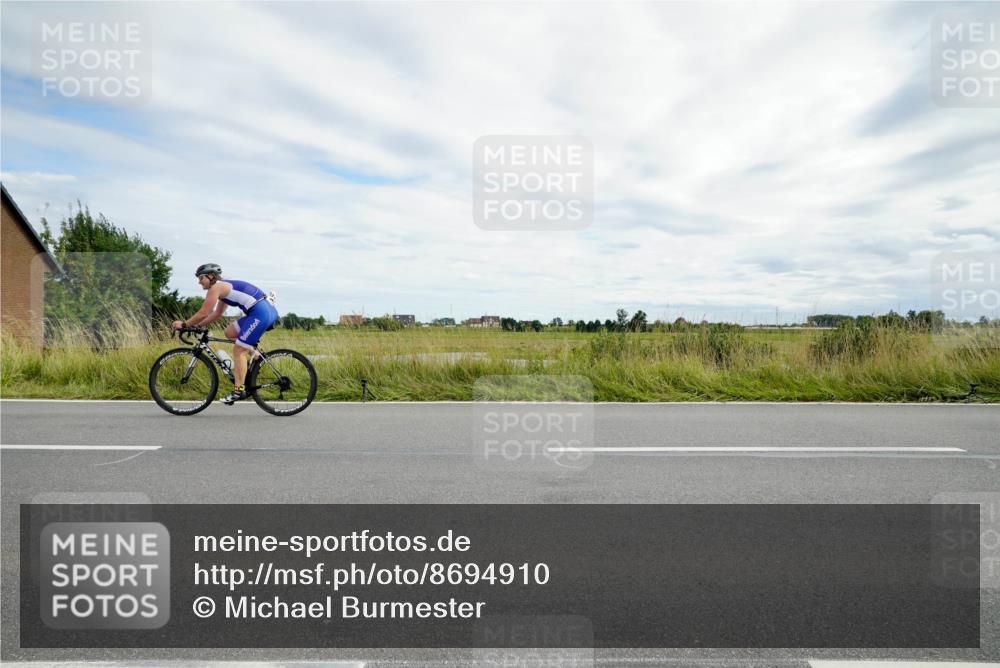 31.08.2025 - Elbe Triathlon Hamburg Michael Burmester http://msf.ph/oto/8694910 31.08.2025 15:59:50 Radfahren  meine-sportfotos.de