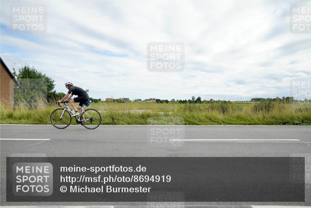31.08.2025 - Elbe Triathlon Hamburg Michael Burmester http://msf.ph/oto/8694919 31.08.2025 16:00:44 Radfahren  meine-sportfotos.de
