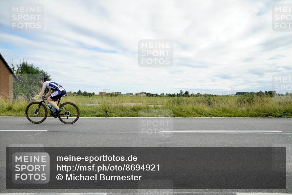 31.08.2025 - Elbe Triathlon Hamburg Michael Burmester http://msf.ph/oto/8694921 31.08.2025 16:01:16 Radfahren  meine-sportfotos.de