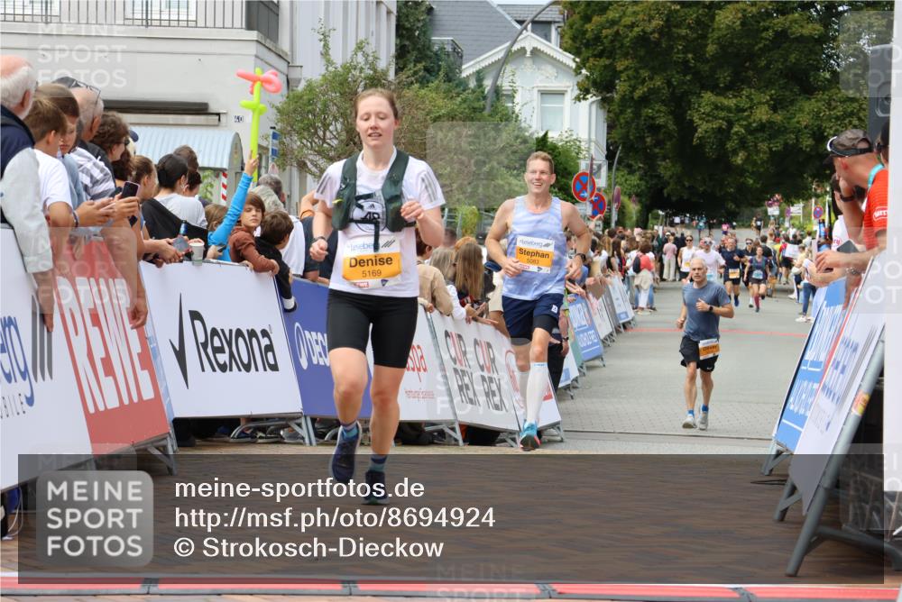 31.08.2025 - 21. Blankeneser Heldenlauf Strokosch-Dieckow http://msf.ph/oto/8694924 31.08.2025 12:34:46 Ziel 5083, 5169 meine-sportfotos.de