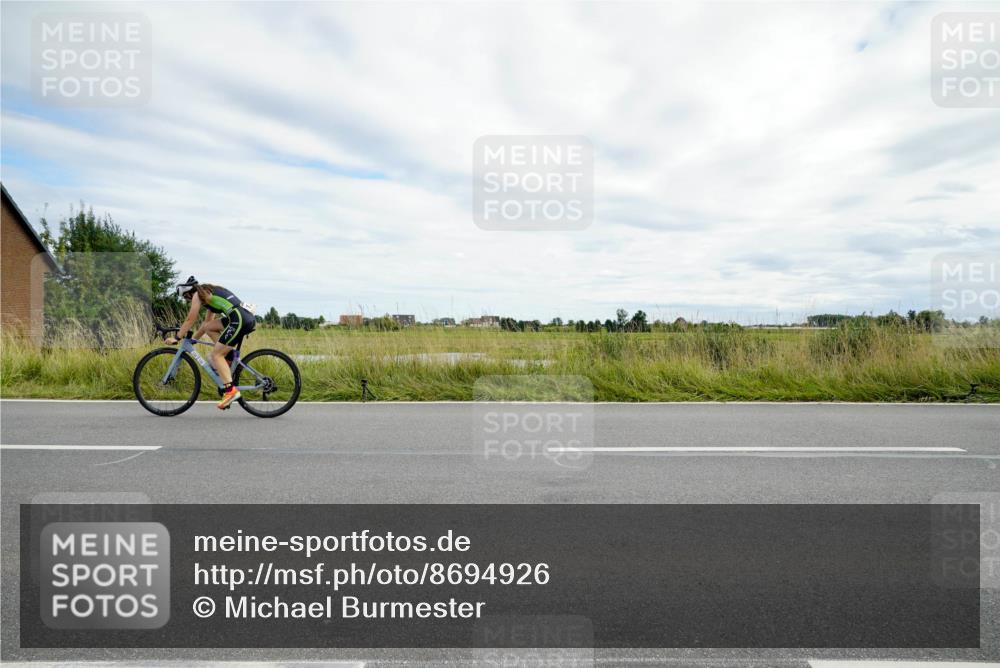 31.08.2025 - Elbe Triathlon Hamburg Michael Burmester http://msf.ph/oto/8694926 31.08.2025 16:01:49 Radfahren  meine-sportfotos.de