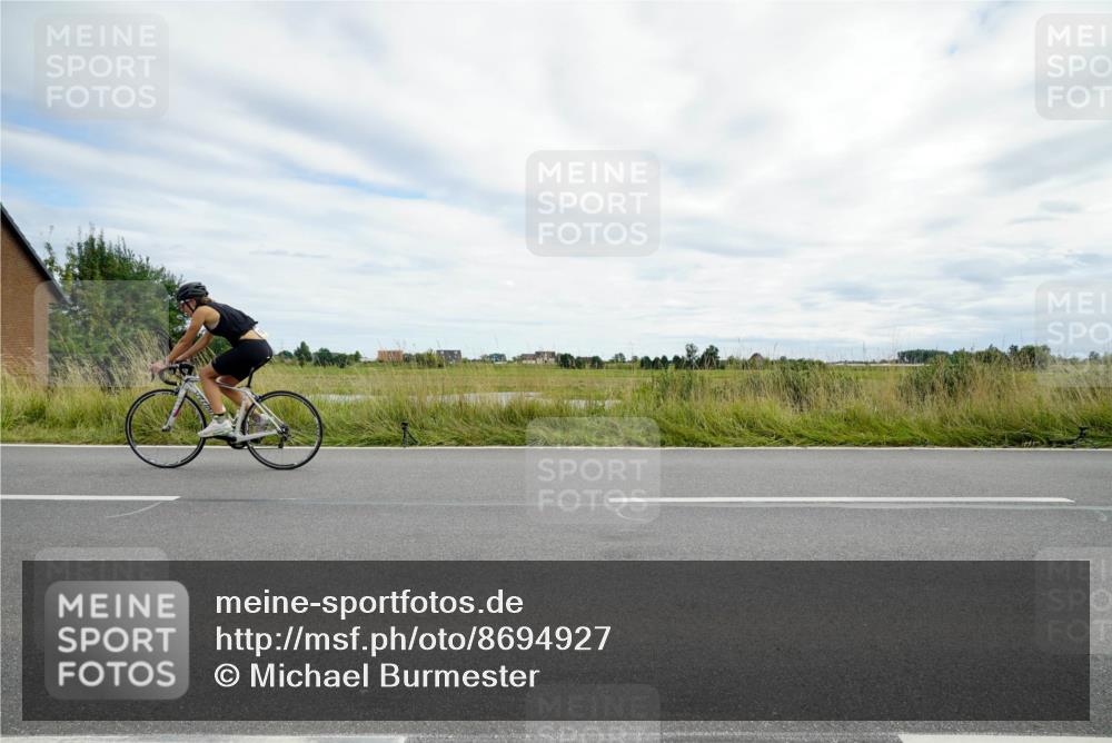 31.08.2025 - Elbe Triathlon Hamburg Michael Burmester http://msf.ph/oto/8694927 31.08.2025 16:01:57 Radfahren  meine-sportfotos.de