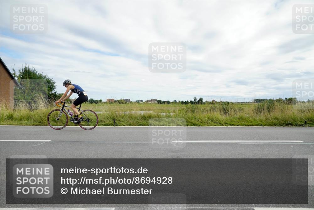 31.08.2025 - Elbe Triathlon Hamburg Michael Burmester http://msf.ph/oto/8694928 31.08.2025 16:02:04 Radfahren  meine-sportfotos.de