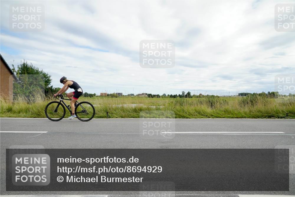 31.08.2025 - Elbe Triathlon Hamburg Michael Burmester http://msf.ph/oto/8694929 31.08.2025 16:02:30 Radfahren  meine-sportfotos.de