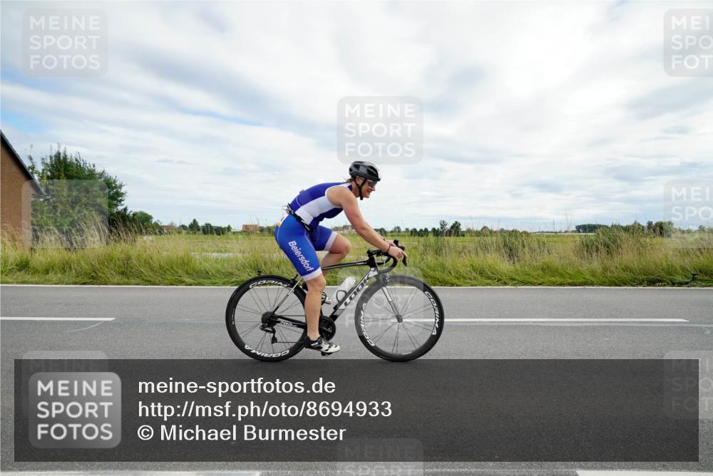 31.08.2025 - Elbe Triathlon Hamburg Michael Burmester http://msf.ph/oto/8694933 31.08.2025 16:02:33 Radfahren  meine-sportfotos.de